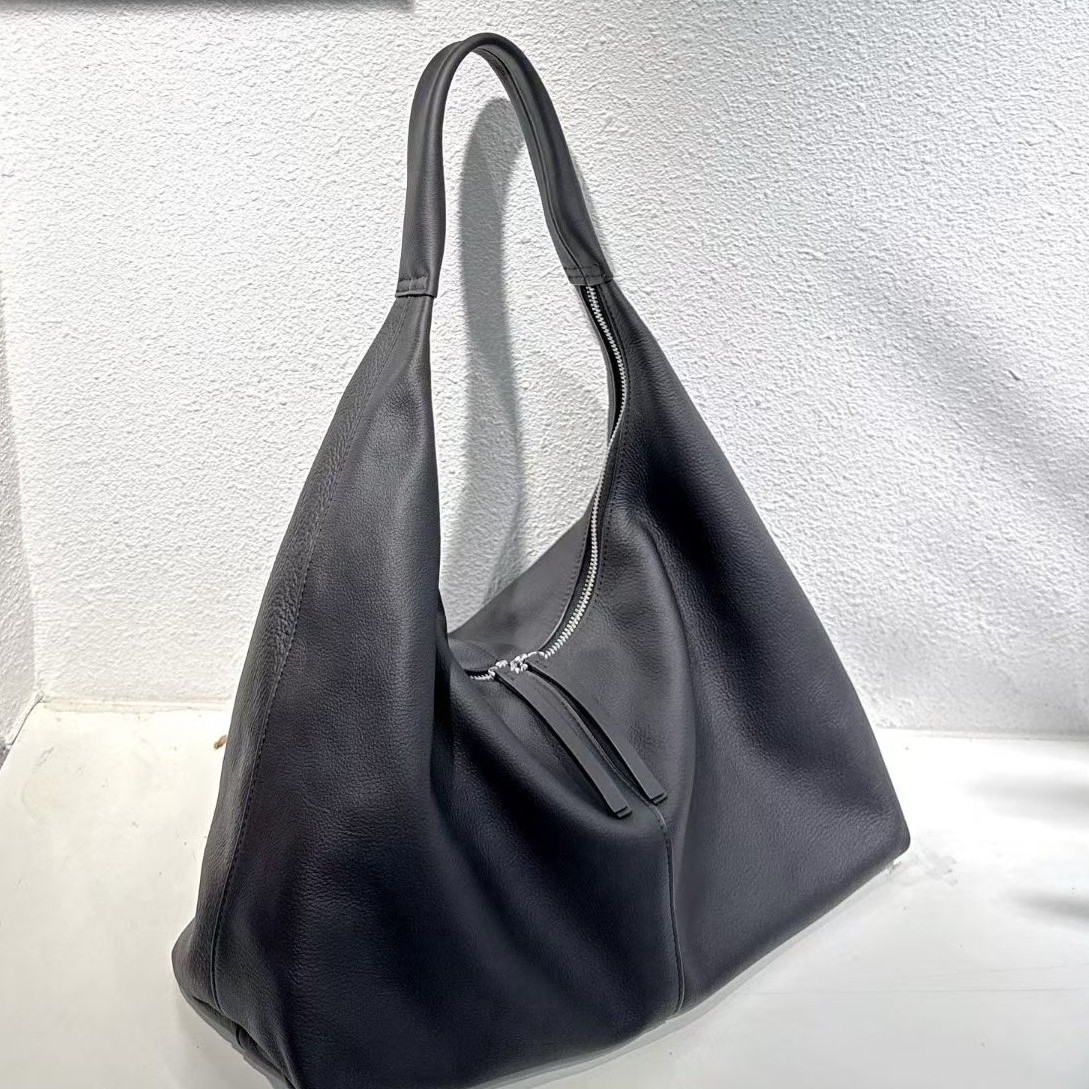 Full-Grain Cowhide Leather Tote Bag 1 Full-Grain Cowhide Leather Tote Bag