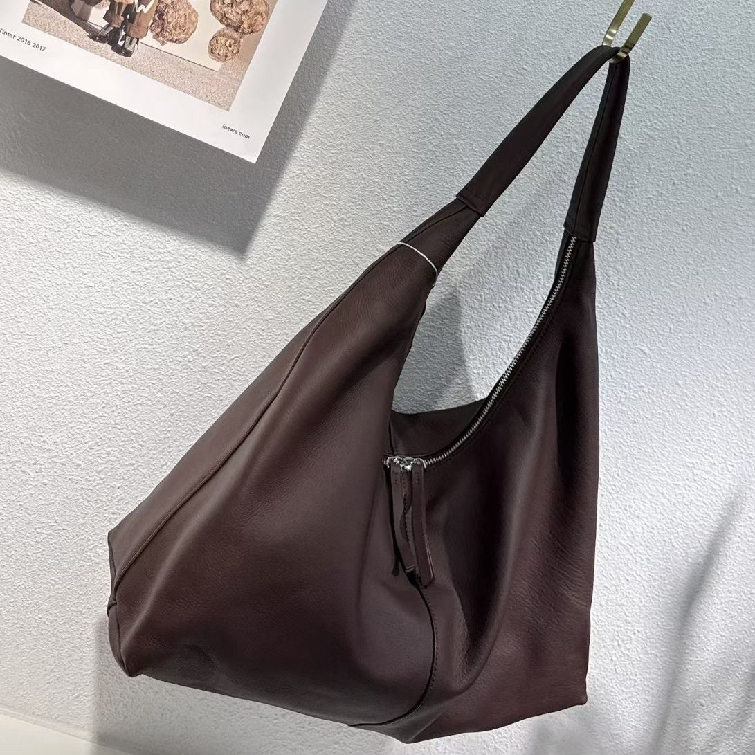 Full-Grain Cowhide Leather Tote Bag 4 Full-Grain Cowhide Leather Tote Bag - Image 4