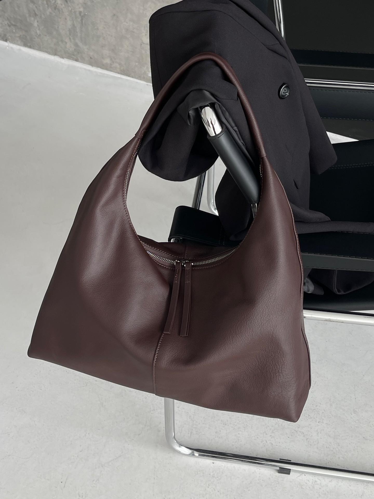 Full-Grain Cowhide Leather Tote Bag 5 Full-Grain Cowhide Leather Tote Bag - Image 5