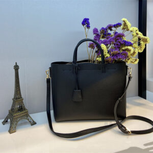 Home 3 Cowhide Minimalist Tote Bag – Elegant Solid-Colour Everyday Shoulder Handbag