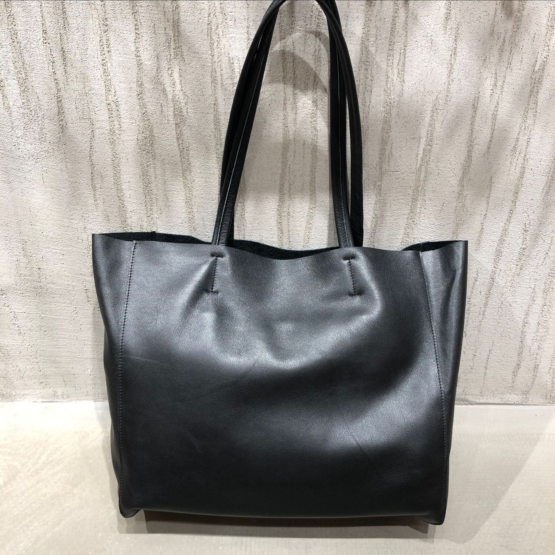 Leather Tote Bag – Minimalist Medium Shoulder Bag 3 Leather Tote Bag – Minimalist Medium Shoulder Bag - Image 3