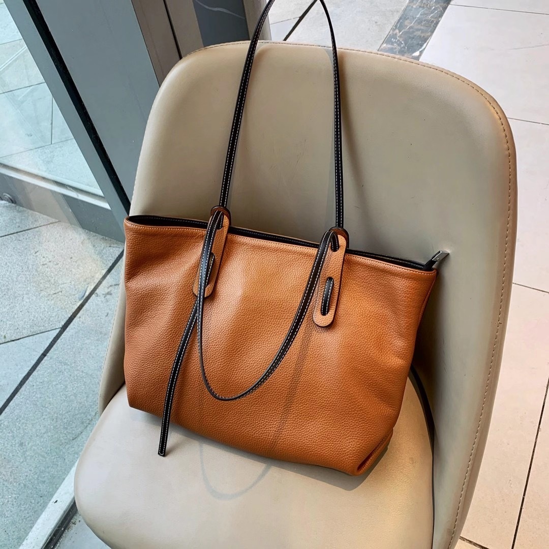 First-Layer Cowhide Leather Tote Bag – Medium Shoulder Bag 2 First-Layer Cowhide Leather Tote Bag – Medium Shoulder Bag - Image 2