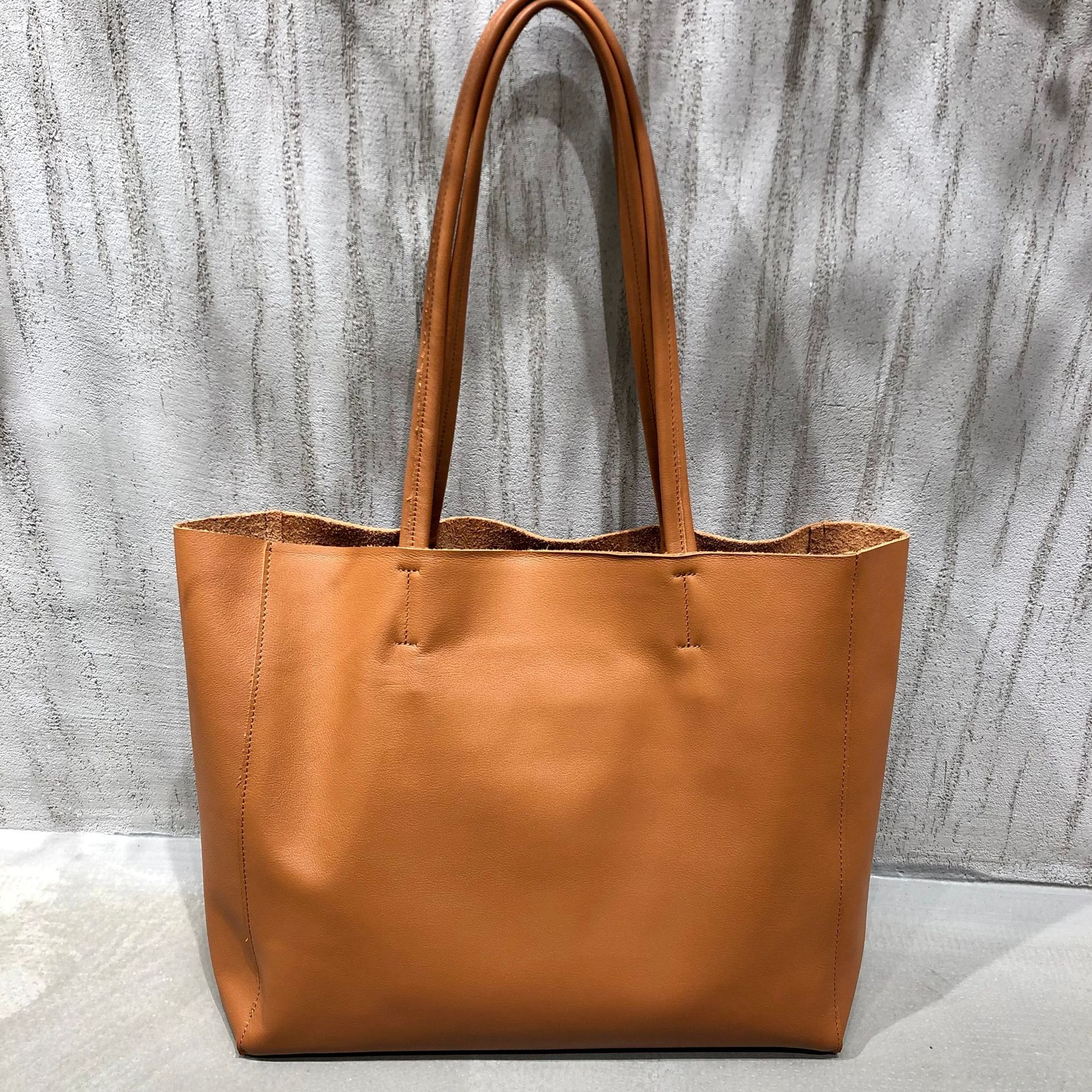 Leather Tote Bag – Minimalist Medium Shoulder Bag 4 Leather Tote Bag – Minimalist Medium Shoulder Bag - Image 4